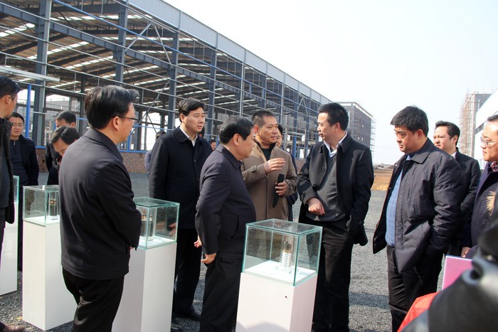 九江市县域经济发展升级 巡回观摩团走进春光线缆项目现场